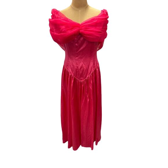 Sleeping Beauty Dress,PINK SATIN. Possibly hand made,Halloween,Princess - Picture 1 of 8